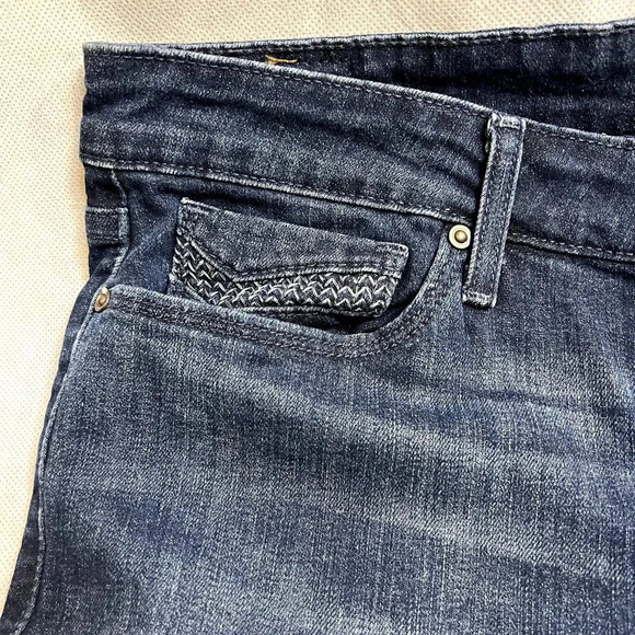 Levis Slight Curve Classic Straight Leg Jeans Womens Size 16/33 - Picture 3 of 13